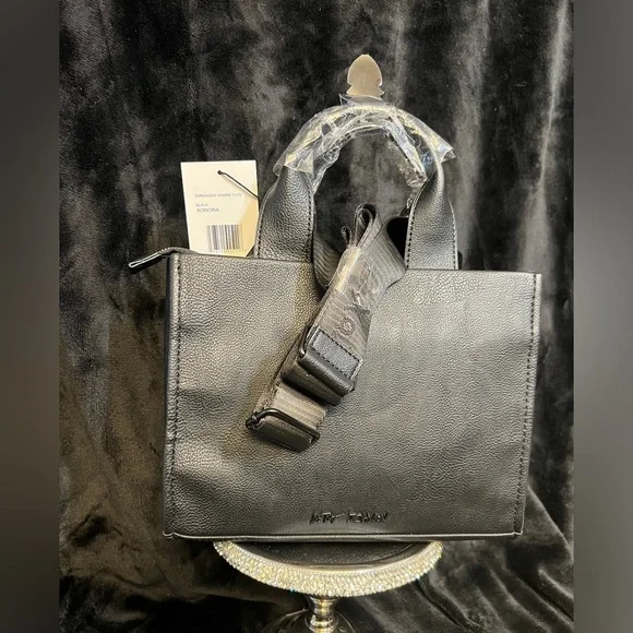 ❤️👄NWT-Betsey Johnson Nora Embossed Paris Charm Mini Tote👄❤️ - Picture 10 of 16